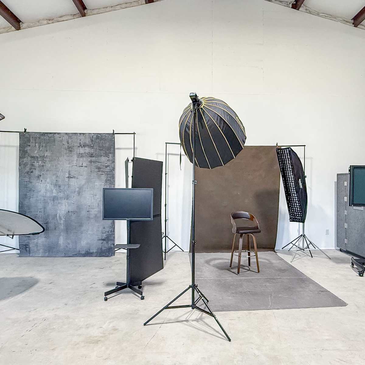 1,000 sq. ft. Photo Studio, Bright & Adaptable in Buda Image in Buda, Buda, TX