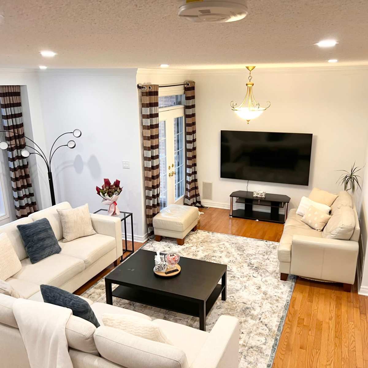 Modern Suburban Home in Maple Image in Maple, Maple, ON