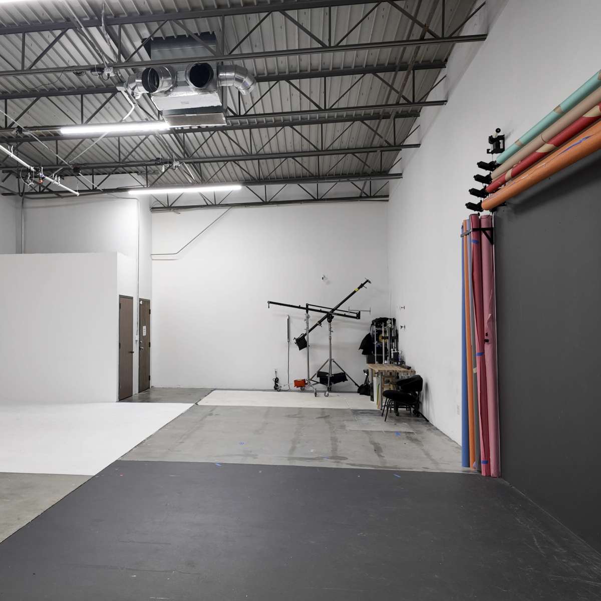 Spacious Production Studio with Cyc Wall & Full Hair/Makeup Room in Atlanta Image in Atlanta, Atlanta, GA