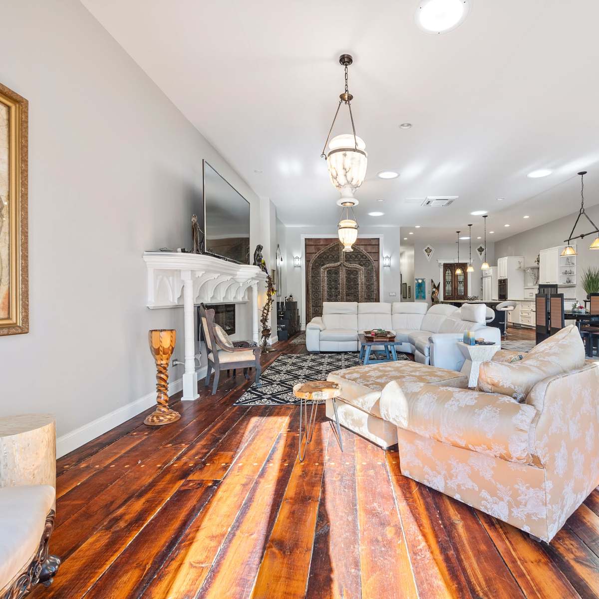 Gorgeous Open Floor Penthouse w/ French Doors & 2 Bedrooms, Forest Park ...