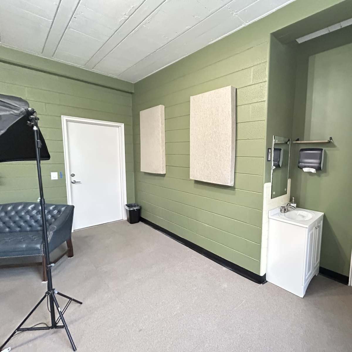 Podcast Studio in the Heart of West Nashville Fully Equipped (Just Bring Your Recording Equipment!) in Nashville Image in Hillwood, Nashville, TN