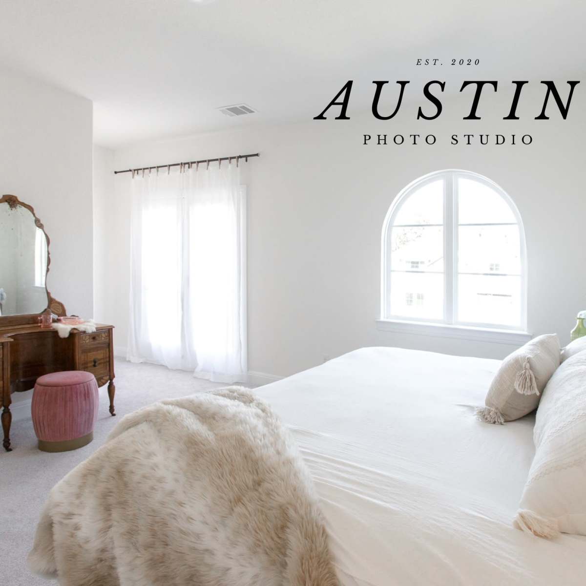 Modern Home with Tons of Natural Light, Designed for Photo Shoots, Luxury Boudoir/Bridal/Maternity Wardrobe, Large Tub for Milk Bath Sessions, Experienced with Commercial Shoots in Cedar Park Image in North Buttercup Creek, Cedar Park, TX