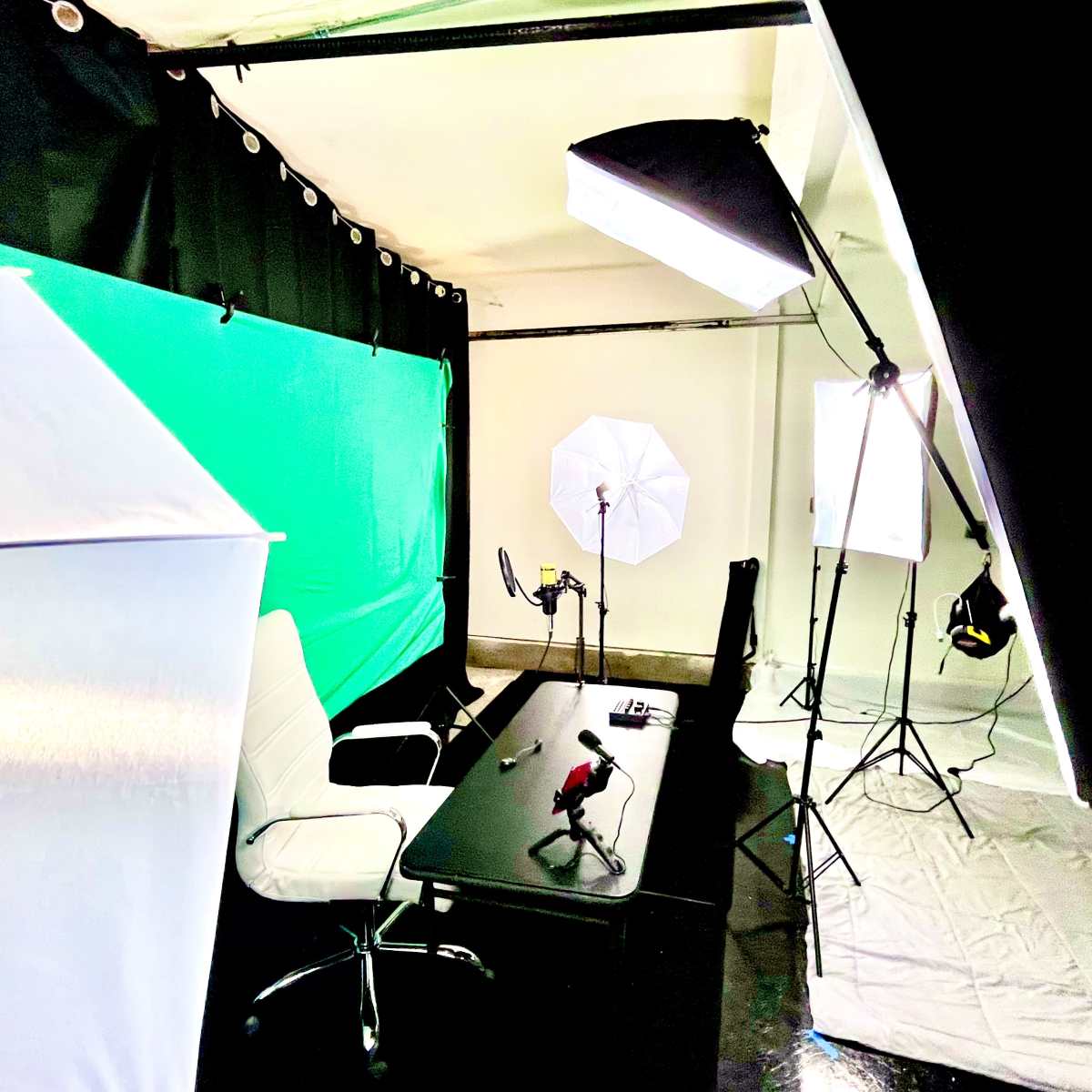 Vlog House LV- Video/Green Screen/Podcast/Photography Studio, Las Vegas ...