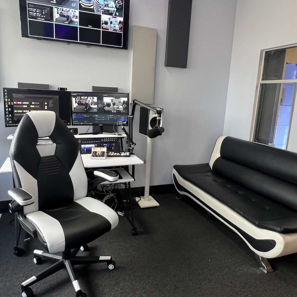 Downtown Tampa Top Floor Recording Studio with view in Tampa Image in Downtown, Tampa, FL