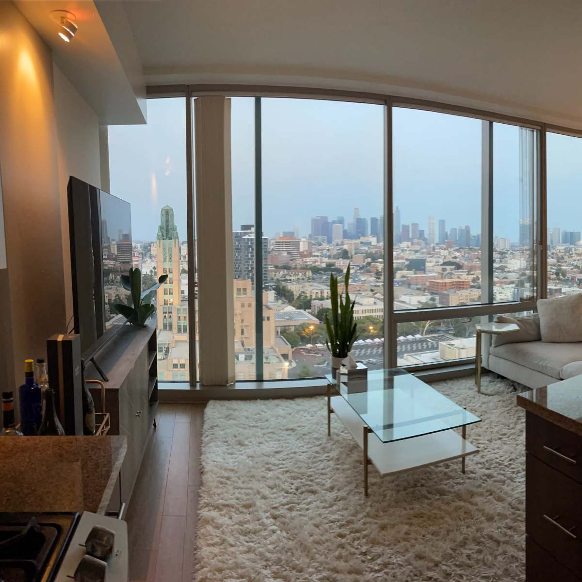 Koreatown Apartment with Downtown Skyline View, Los Angeles, CA | Event ...