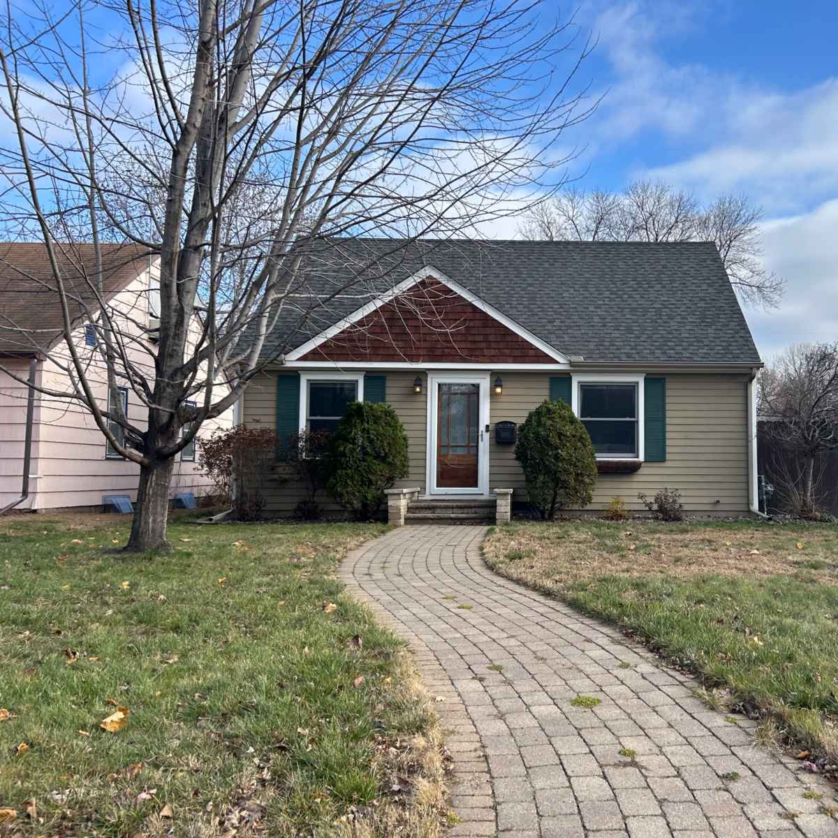 Charming 1.5 Story Home with Custom Dry Bar and Natural Light in Richfield Image in Richfield, Richfield, MN