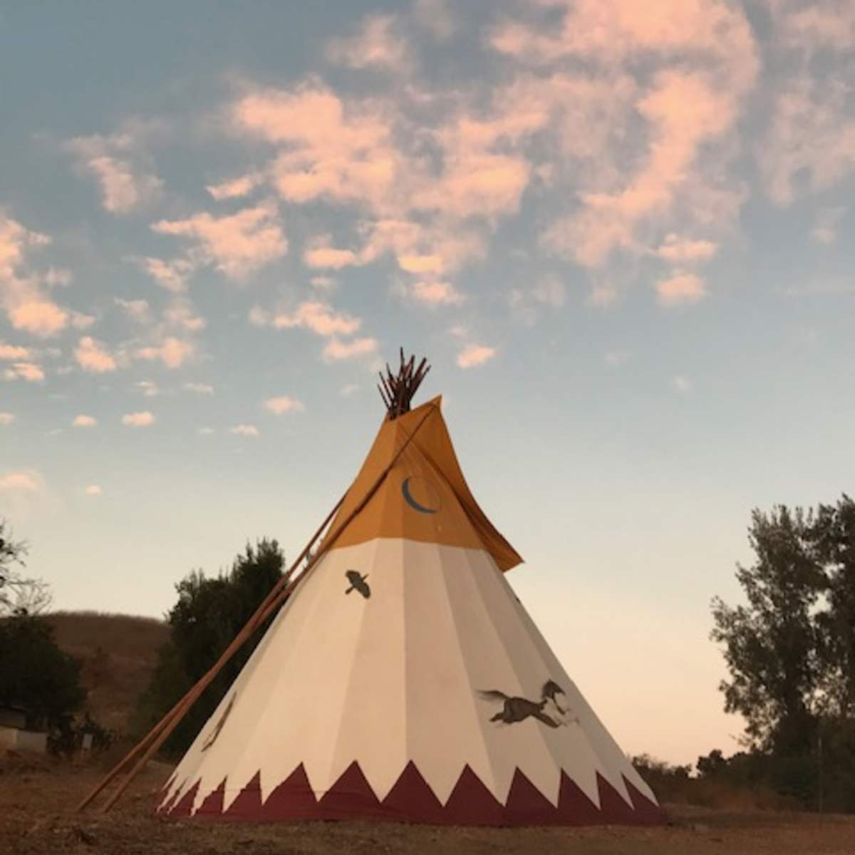 26' Hand-painted Tipi on a Private Ranch, Agoura Hills, CA | Production ...
