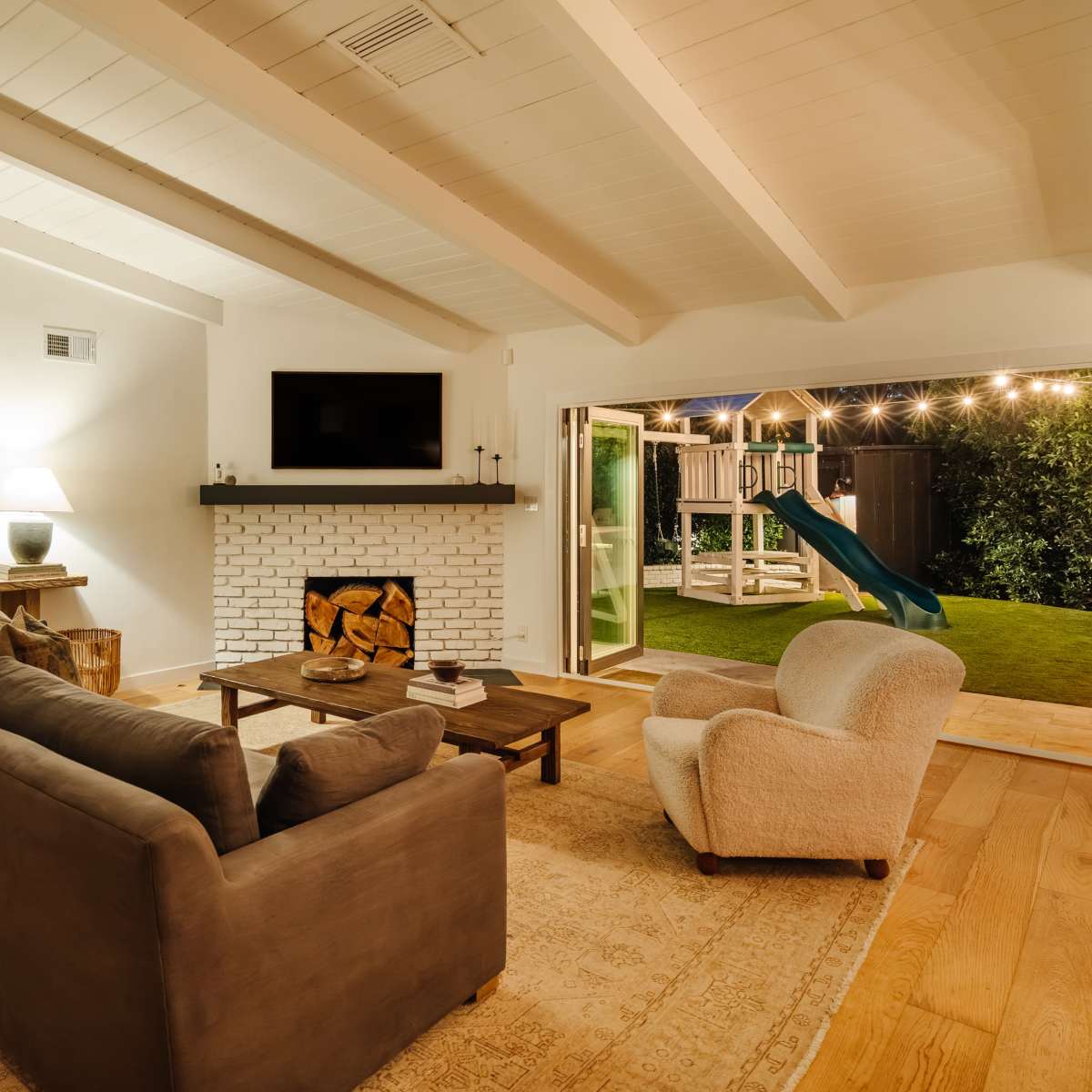 Designer-Done Ranch Style Home in Sherman Oaks, Sherman Oaks, CA ...