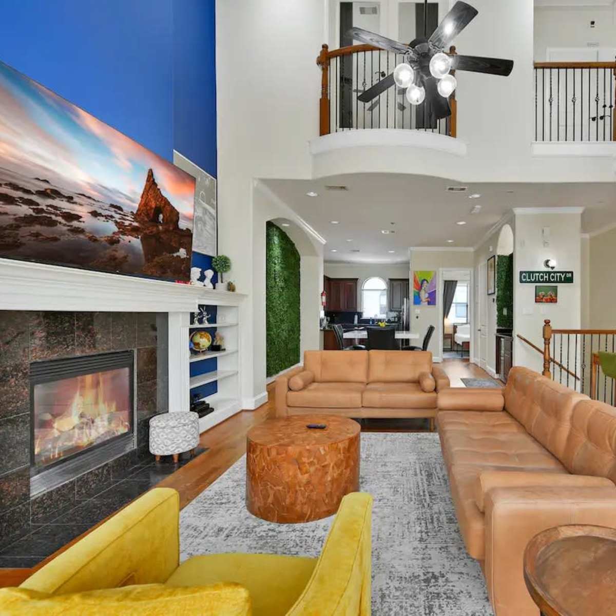 Chic & Spacious Townhome with Stunning Natural Light in Houston Image in Mid West, Houston, TX