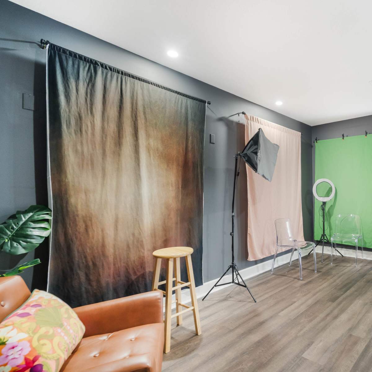Lake Mary Pro/Selfie Content Creator Studio in Lake Mary Image in Lake Mary, Lake Mary, FL