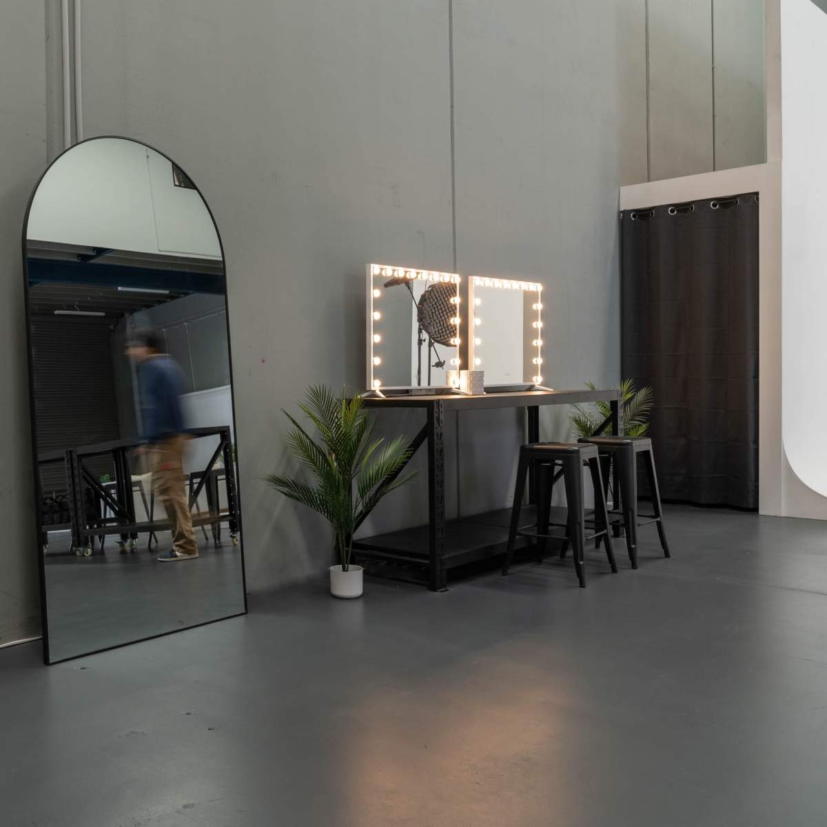Photography studio with HUGE cyclorama wall in Melbourne Image in Tullamarine, Melbourne, VIC