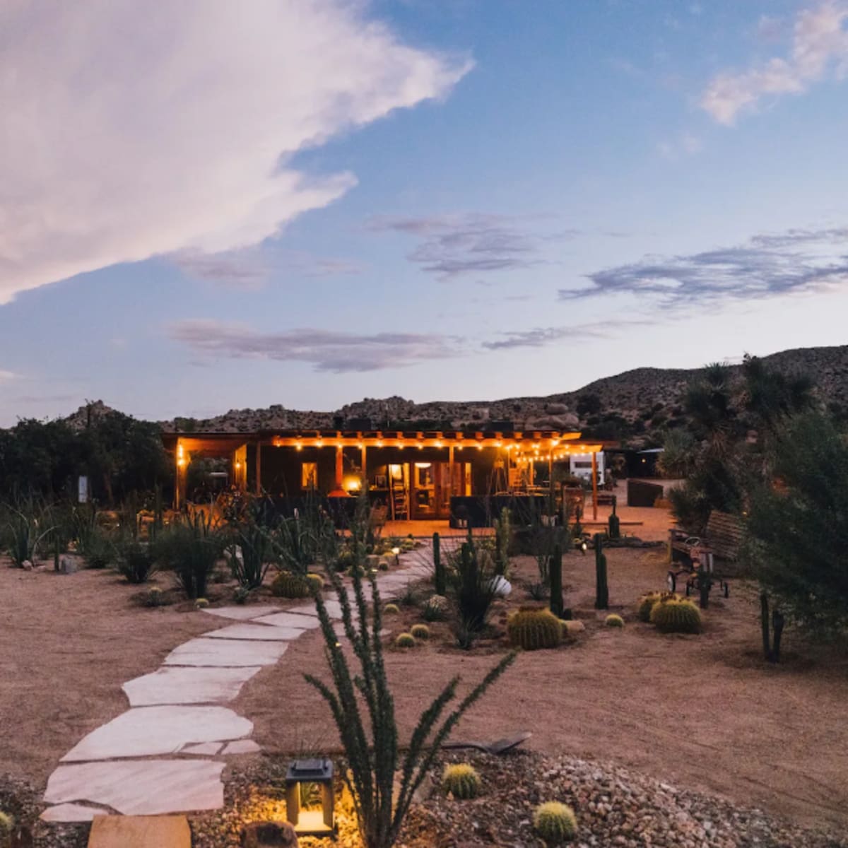 Mod West Ranch: Breathtaking Boulder Playground in Pioneertown Image in , Pioneertown, CA
