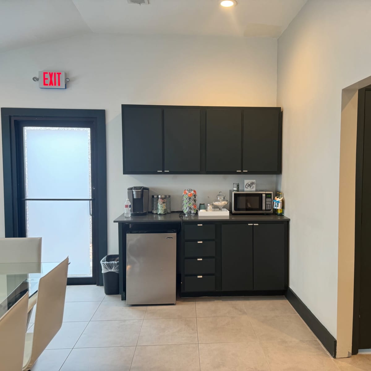 Office space centrally located near the galleria and fully equipped. in Houston Image in Afton Oaks / River Oaks Area, Houston, TX