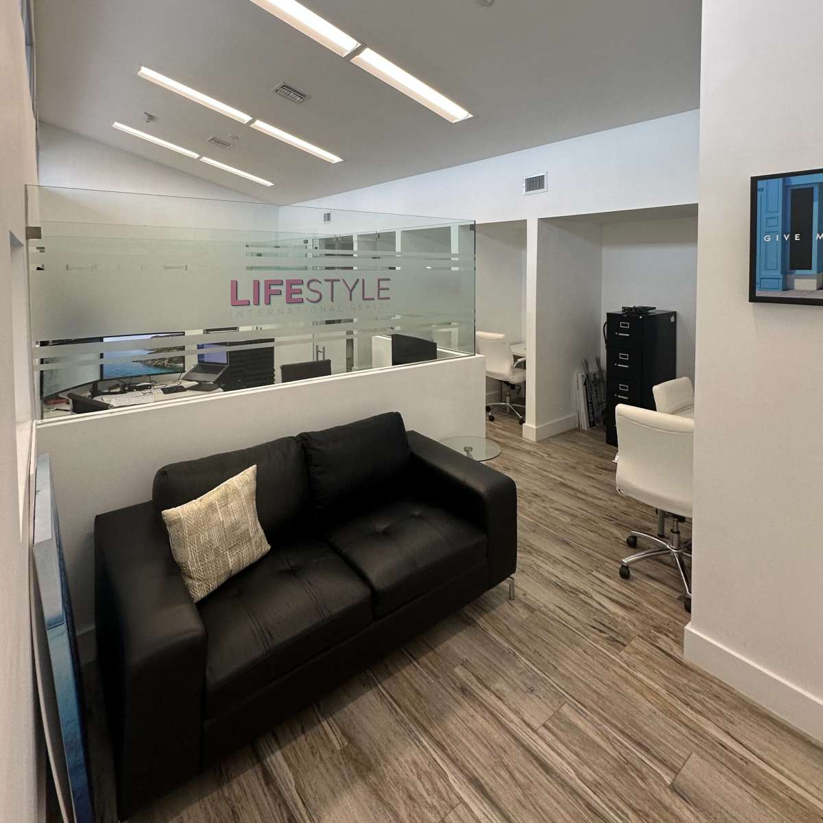 Cozy office for trainings or courses! in Pembroke Pines Image in Pembroke Pines, Pembroke Pines, FL