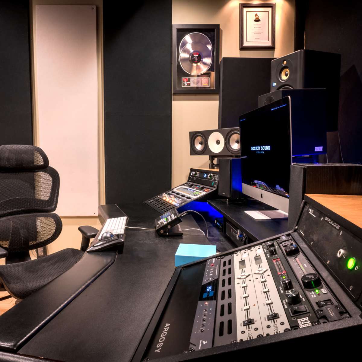 Real Recording Studio perfect for music videos - photoshoots - events - classes - audio recording in Atlanta Image in Morningside-Lenox Park, Atlanta, GA