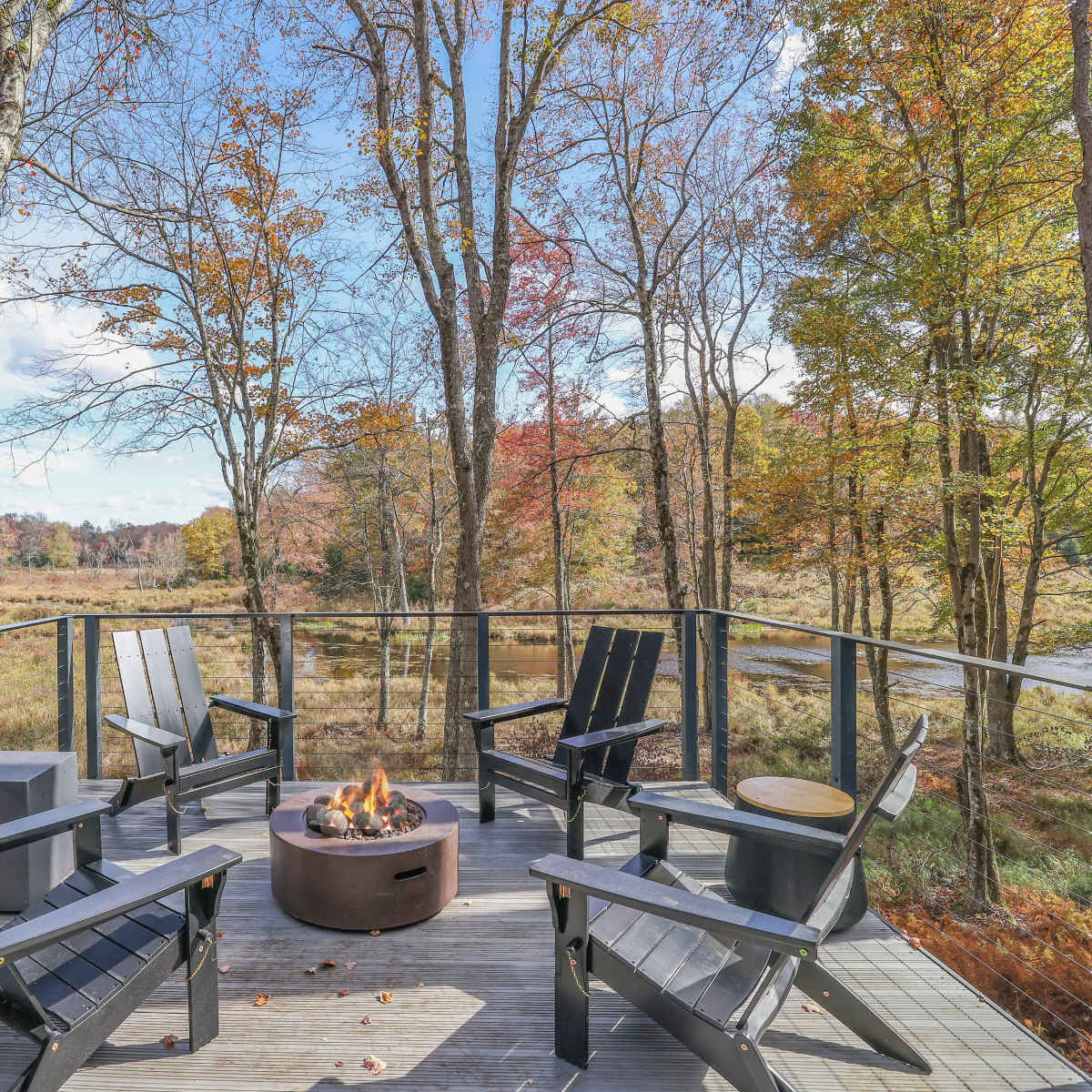 Camp Double Oak Lakeside Modernist Retreat in Greentown Image in Greene Township, Greentown, PA