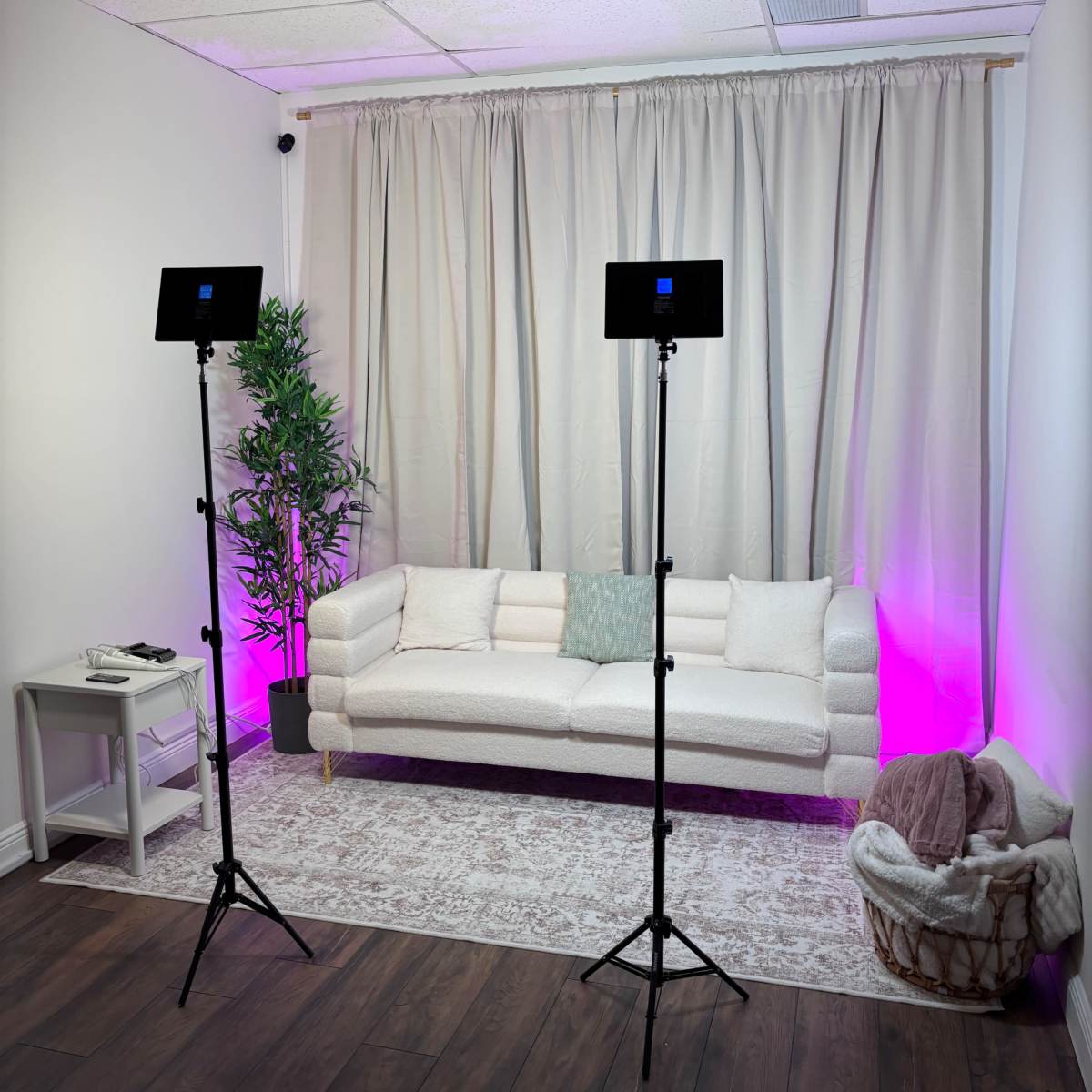 New Urban Podcast/Photo Studio in Orlando Image in Oak Ridge, Orlando, FL