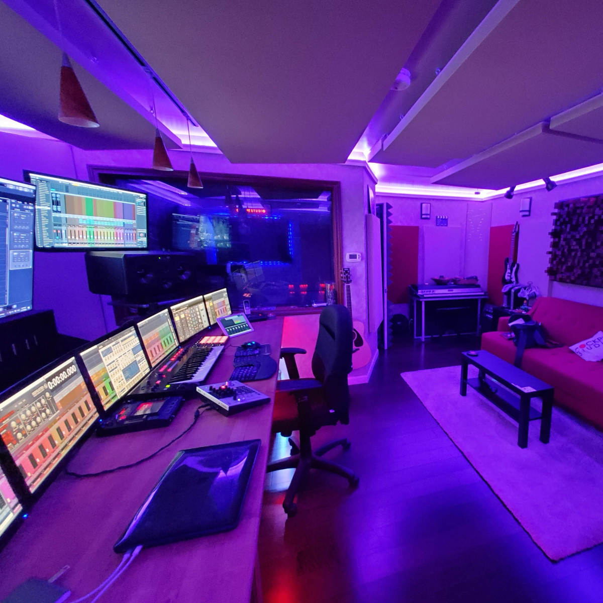 A stunning recording studio in SF Valley, Reseda, CA Production