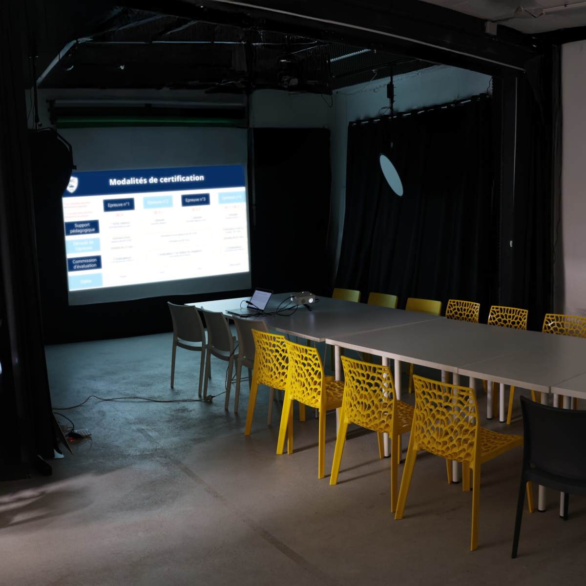 Espace Polyvalent et Spacieux à Paris Centre – Flexibilité Totale in Paris Image in Arts-et-Métiers, Paris, 
