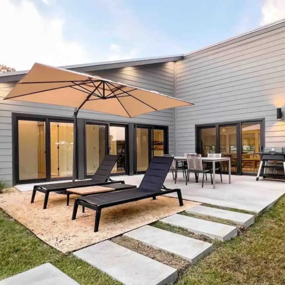 Stunning Modern Home in Hip Enclave near DT Orlando in Orlando Image in Park Lake/Highland, Orlando, FL