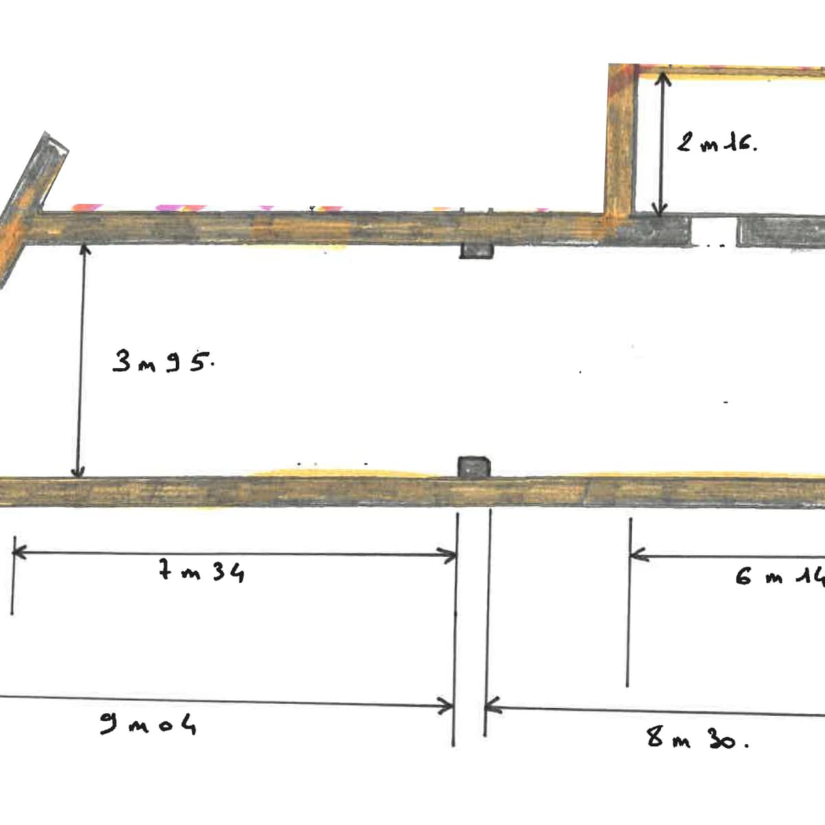 A floor plan with specific dimensions labeled for various sections, including 'Rue de Charenton' at the top.