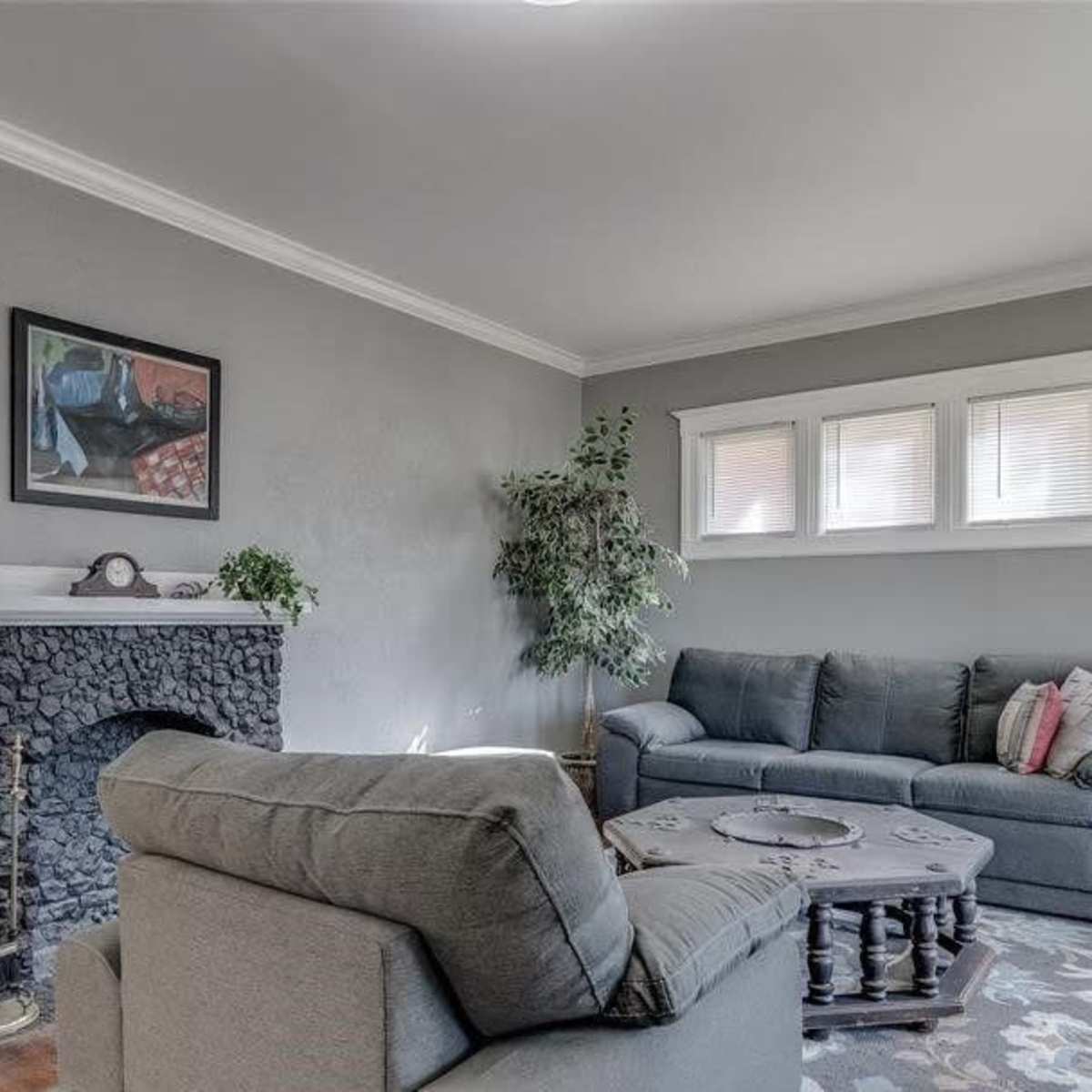 Stylish Updated Brick Home in Highland Park, MI – Perfect for Events, Photoshoots, and Productions in Highland Park Image in Highland Park, Highland Park, MI