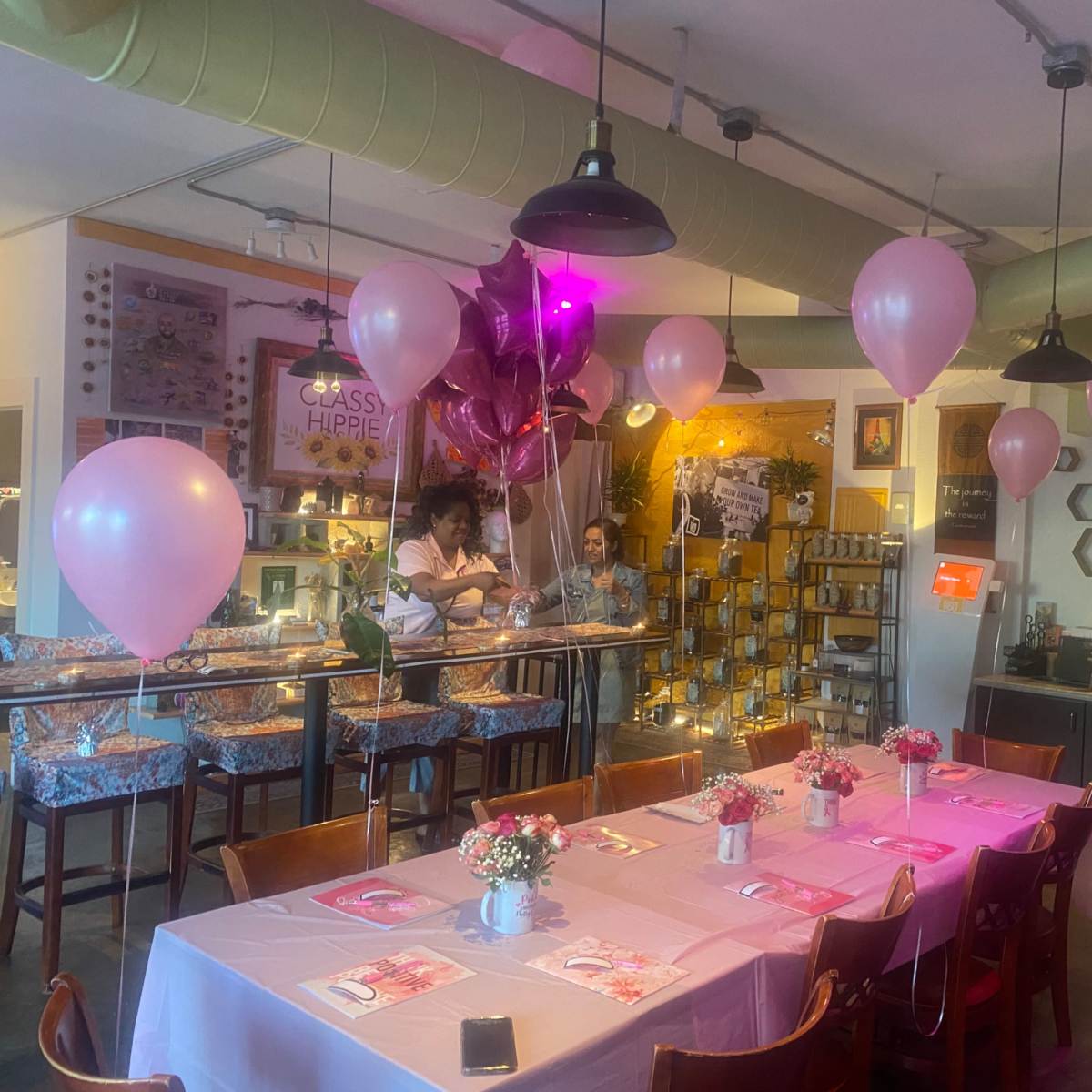 Sacramento’s Urban Tea Room in Sacy Image in North Oak Park, Sacy, CA