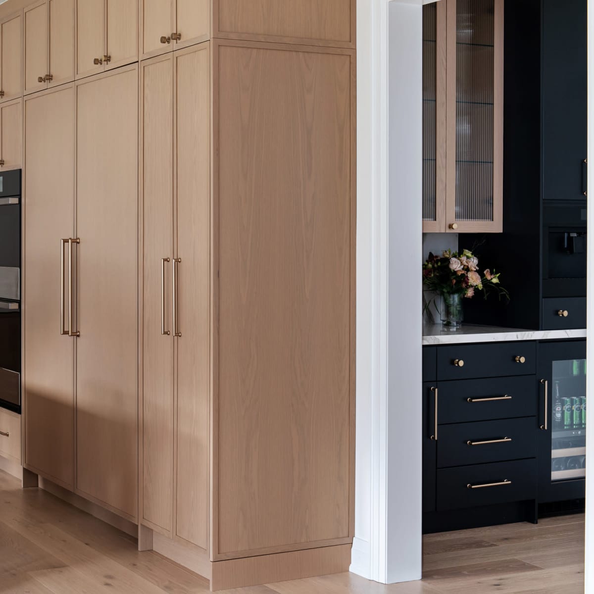 Luxury designer kitchen available for photoshoots and film in the GTA in Holland Landing Image in East Gwillimbury, Holland Landing, ON