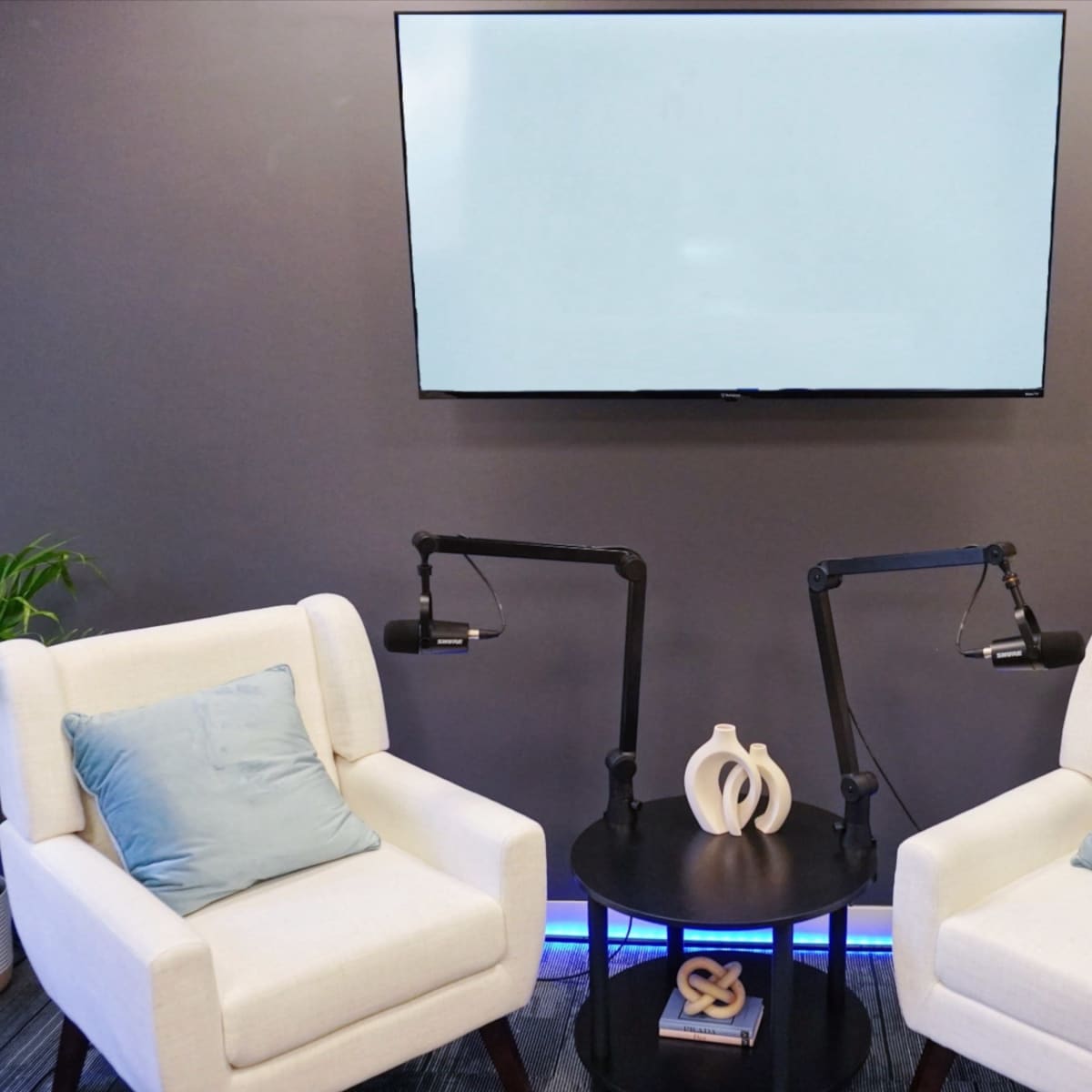 Fully Equipped New Podcast Studio with Producer in Downtown DC in Washington DC Image in Northwest Washington, Washington DC, DC
