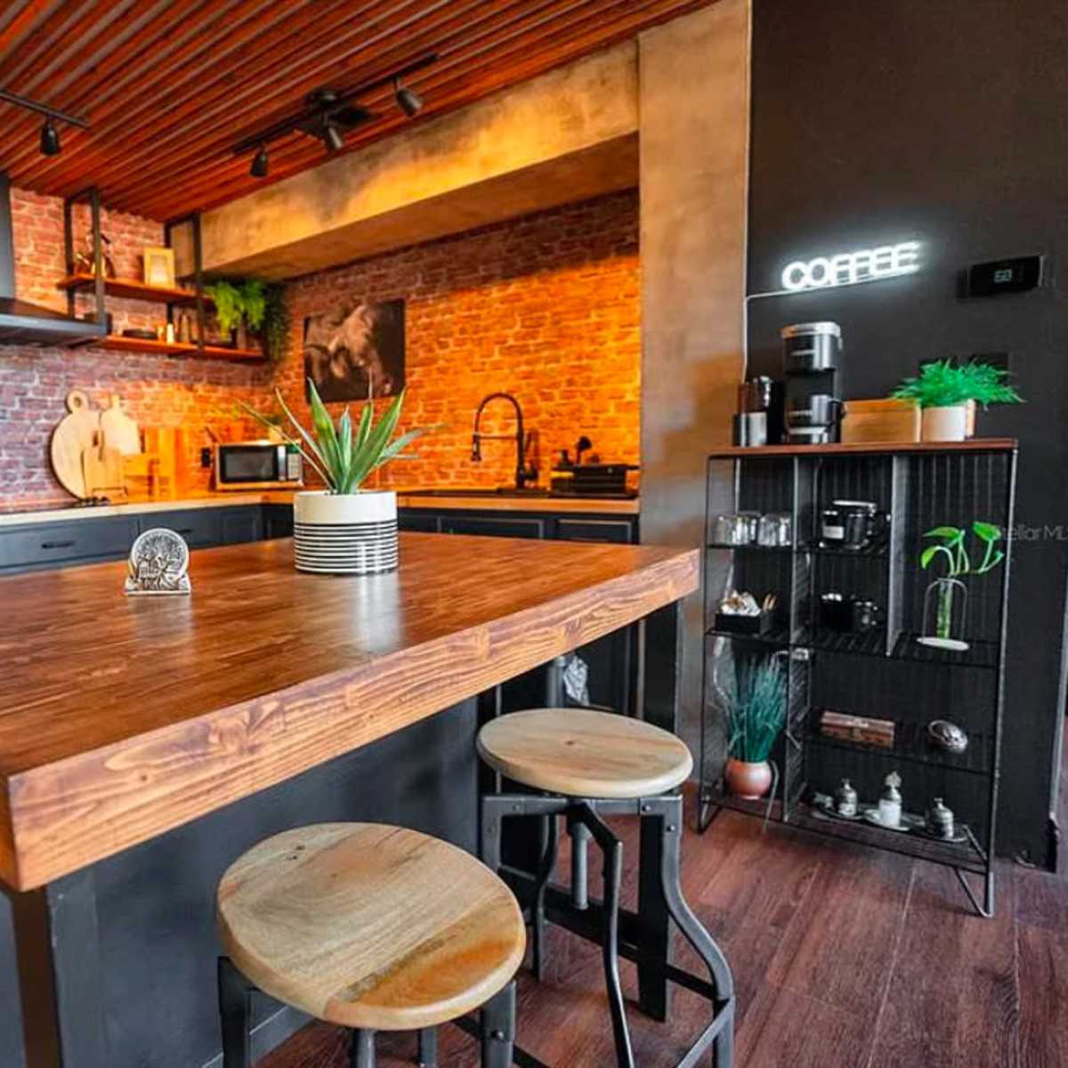 NEW Brick & Cozy Creative Home Studio in Orlando Image in Azalea Park, Orlando, FL