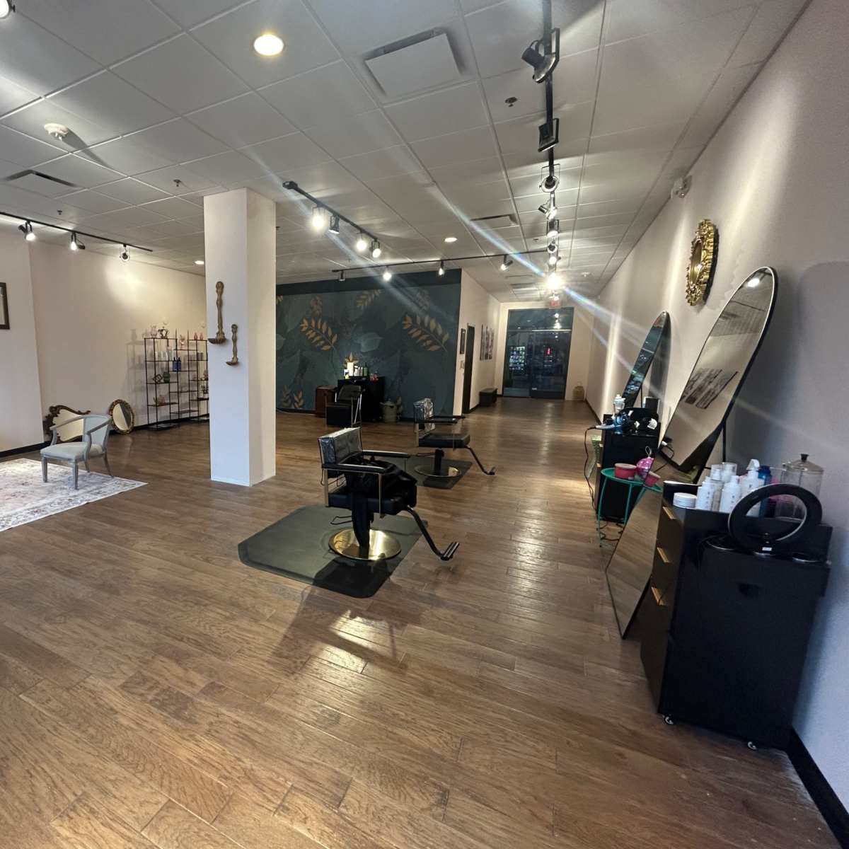 Hennepin Ave Storefront Salon space for rent in Minneapolis Image in Calhoun Isles, Minneapolis, MN