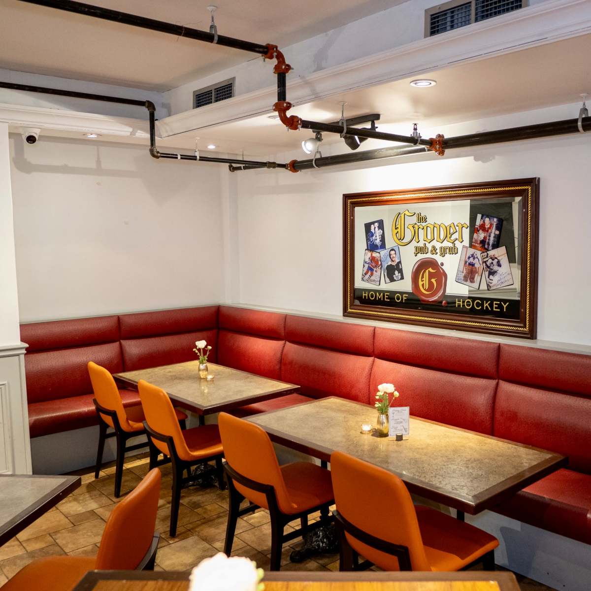Classy and cozy lounge and bar in Toronto Image in Upper Beaches, Toronto, ON
