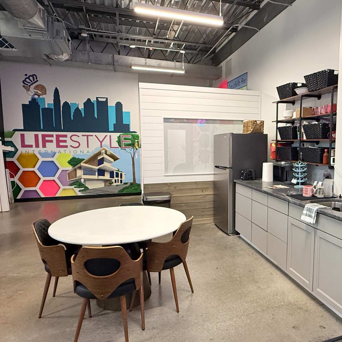 Modern, Spacious Co-Working Hub with Stunning Natural Light in Charlotte Image in Commonwealth, Charlotte, NC