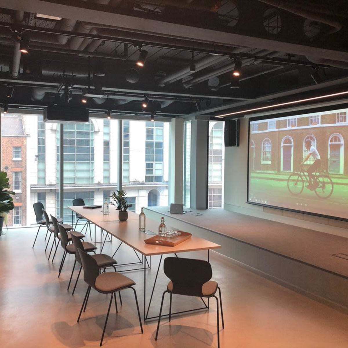 20FS - Shirley Jackson Boardroom in London Image in Central London, London, ENG