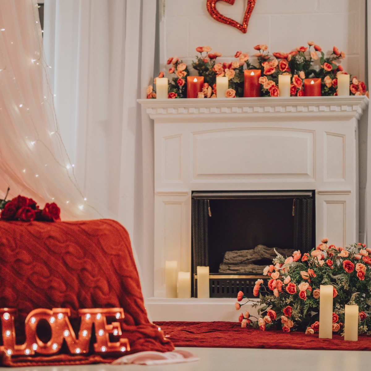 White Studio In St Paul With A Cute Valentine Bed & Fireplace in St Paul Image in Dayton's Bluff, St Paul, MN