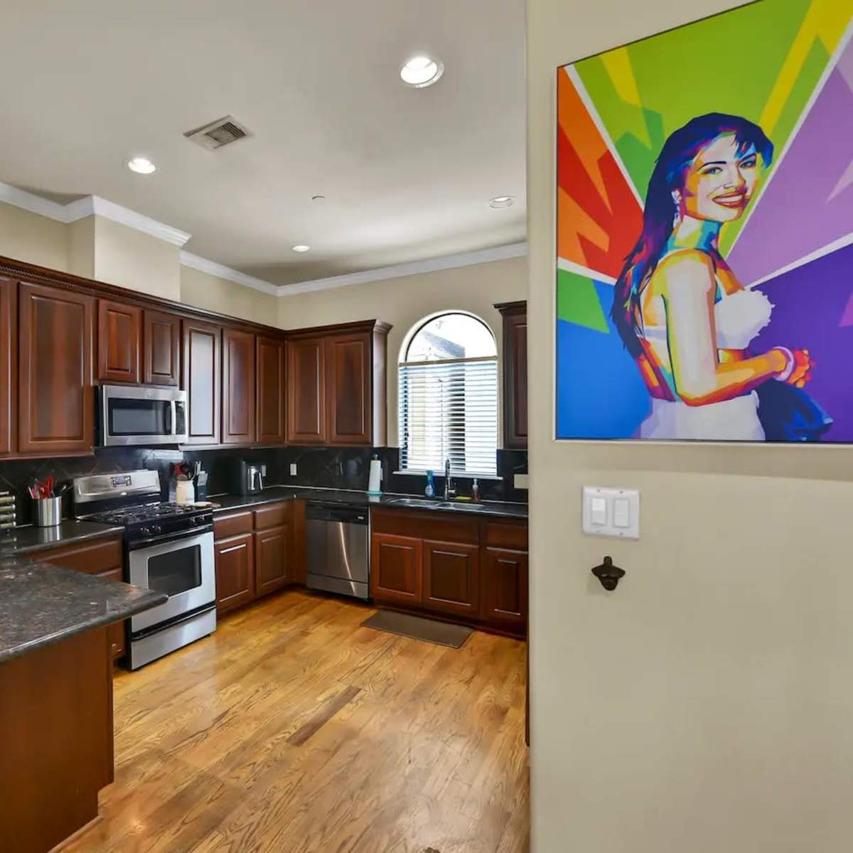 Chic & Spacious Townhome with Stunning Natural Light in Houston Image in Mid West, Houston, TX