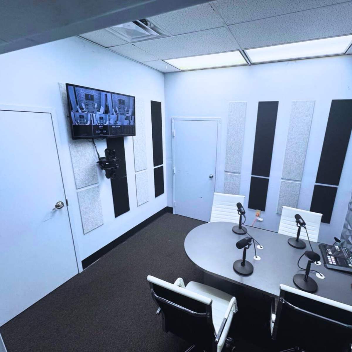 Downtown Tampa Studio - Top Floor Podcasting Room in Tampa Image in Downtown, Tampa, FL