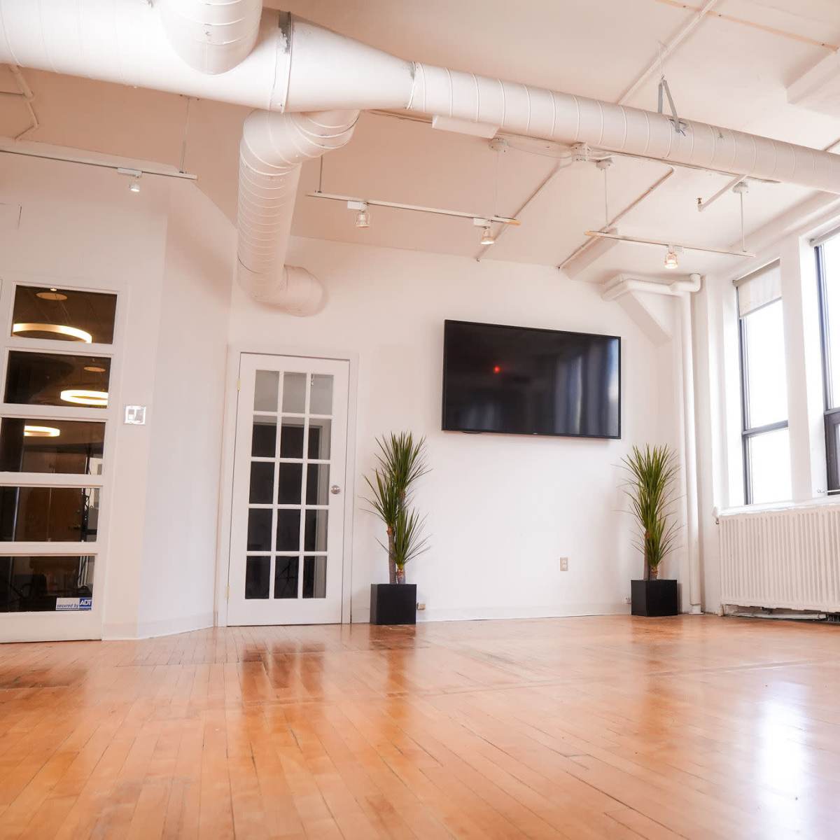 Bright, Loft Style Creator Studio for your next Production in Old Toronto Image in Downtown Toronto, Old Toronto, ON