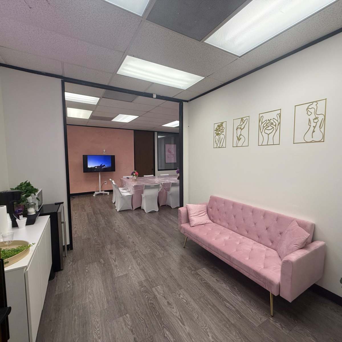Modern Professional Flexible Production Studio/ Space/Meeting Office In Houston in Houston Image in Olde Oaks, Houston, TX