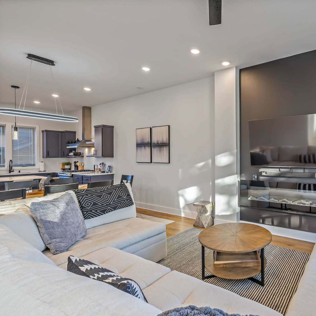 New townhome near Nissan Stadium and Downtown. Generous sunlight and skyline views. in NASHVILLE Image in East Nashville, NASHVILLE, TN