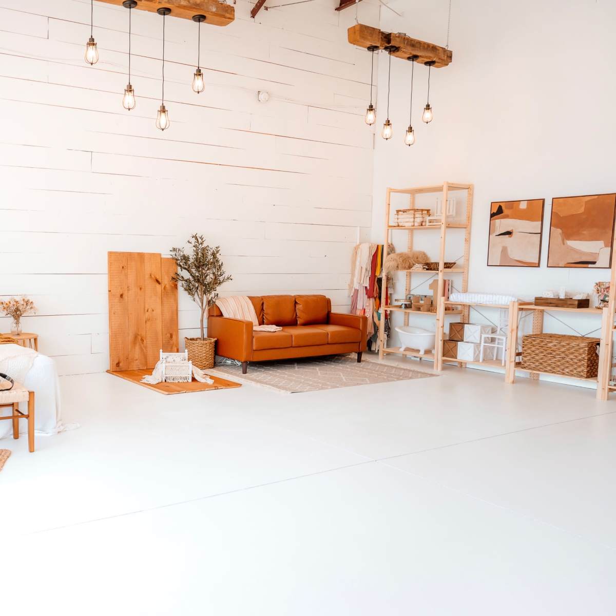 All White Space with Beautiful Natural Lighting in White House Image in Millersville, White House, TN