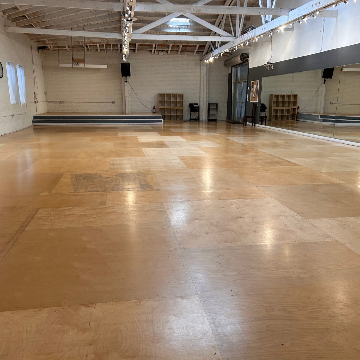 ENTIRE 5,000 sq ft Warehouse Dance Studio Space with Kitchen 