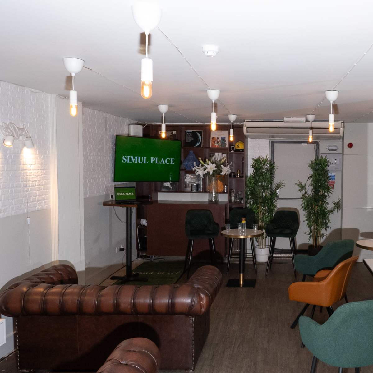 The Lounge in Earlsfield Image in Earlsfield, Earlsfield, ENG