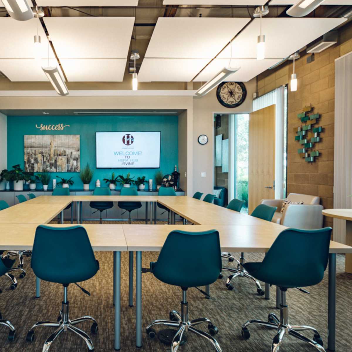 Large Conference Room in a Collaborative Co-working Community, Irvine ...