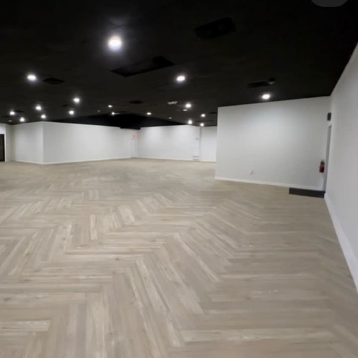 Modern Luxe Event Center in Clinton Township Image in Clinton Twp, Clinton Township, MI