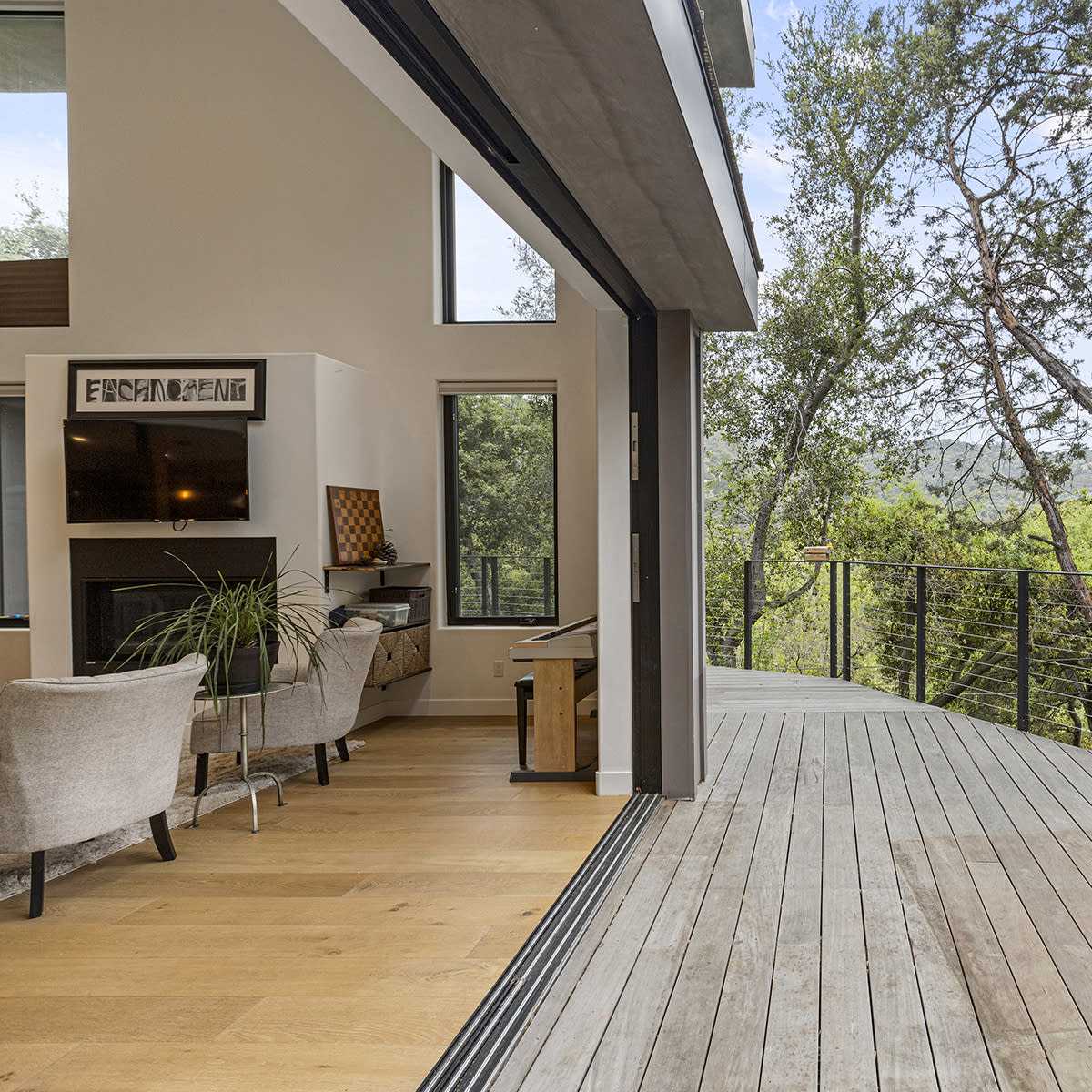 Modern 3100 sqft house with gorgeous grandroom & deck, Topanga, CA ...