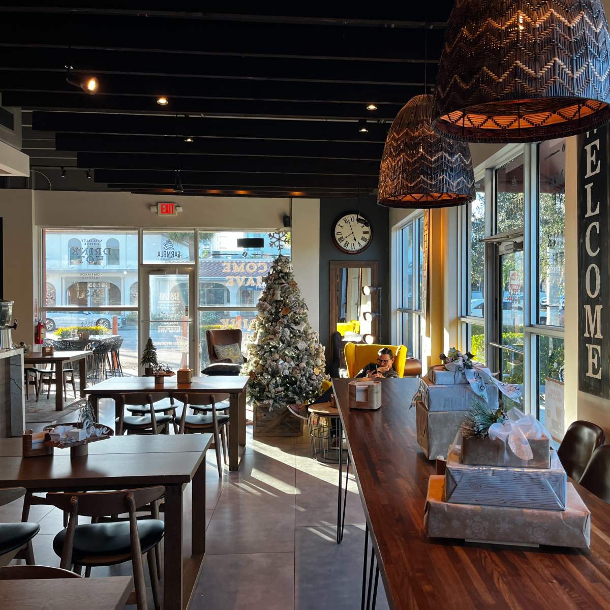 Charming & Spacious Coffee Lounge in East Delray – Perfect for Events! in Delray Beach Image in Delray Beach, Delray Beach, FL