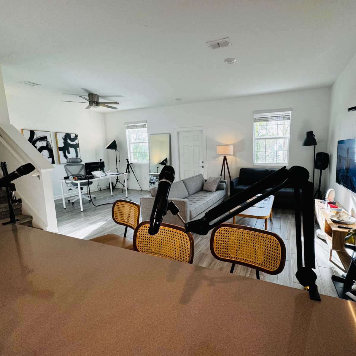 Lake Front Art Deco House Set with Kitchen and Amenities in Saint Cloud Image in , Saint Cloud, FL