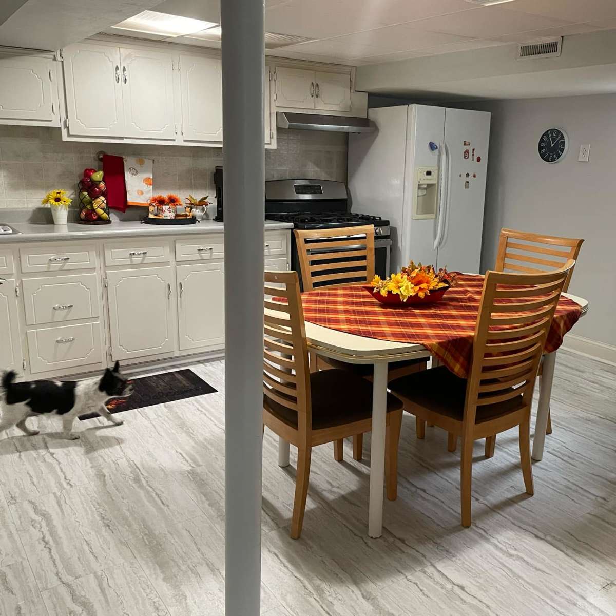 5 minute walk to the Forest preserve. 10 minute drive to Lake Michigan