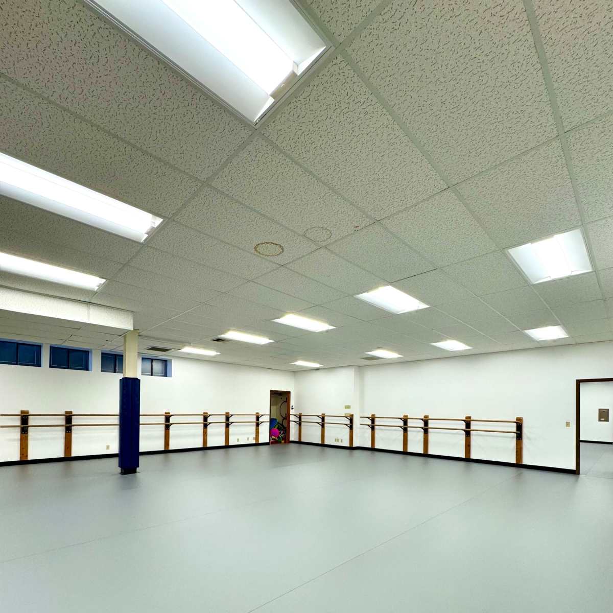 Beautiful, spacious 1054sf dance studio with new marley floor - Studio B in Bellevue Image in Wilburton, Bellevue, WA